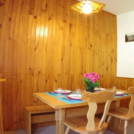 2 Pièces à Pour 6 Pers, Balcon, Animaux Acceptés - Fr-1-291-764